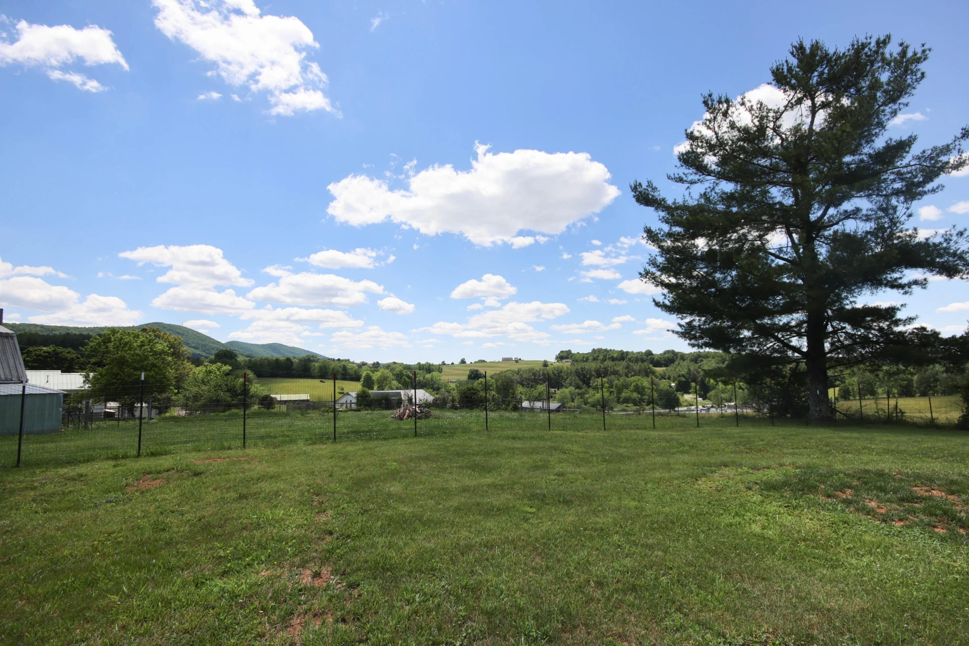 233 Gallimore LN NE - Photo 38