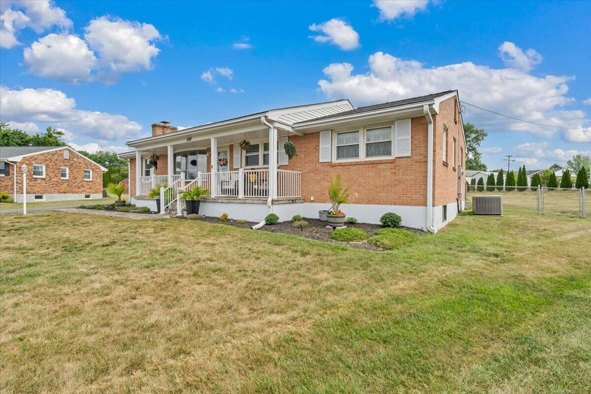 5747 Capito ST - Photo 3