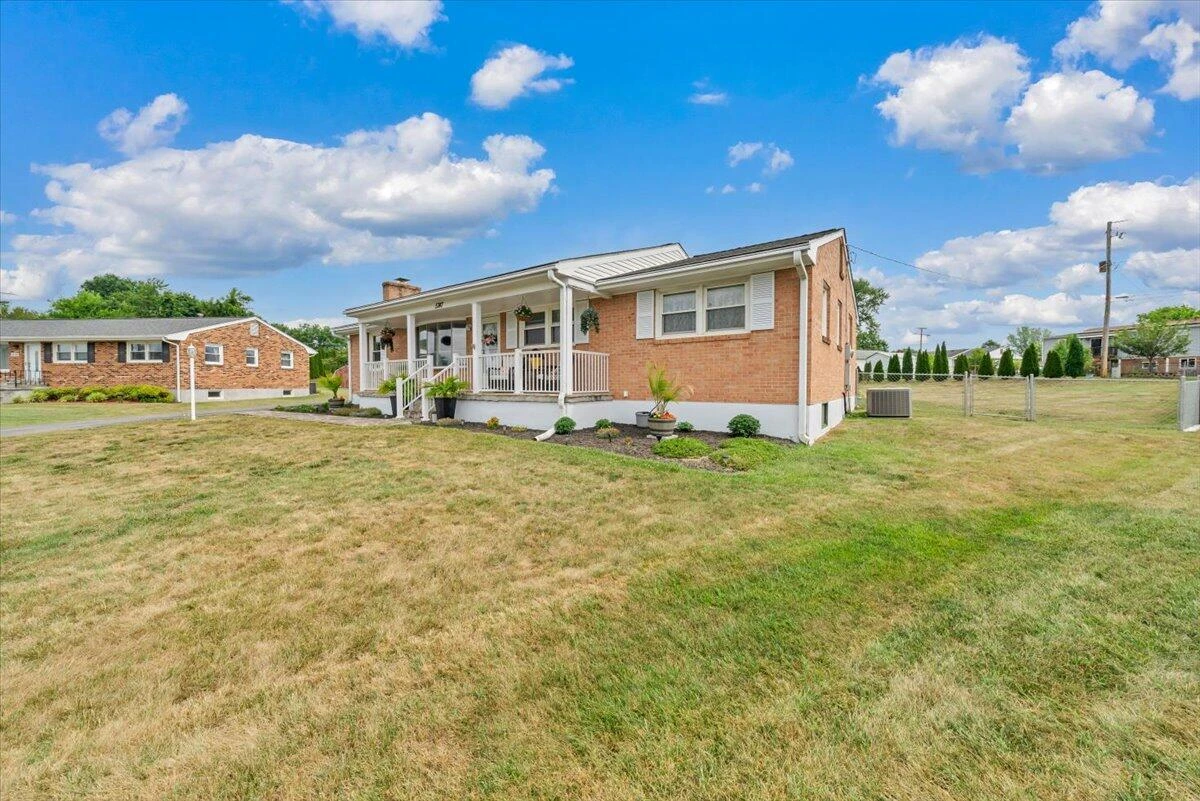 5747 Capito ST - Photo 4