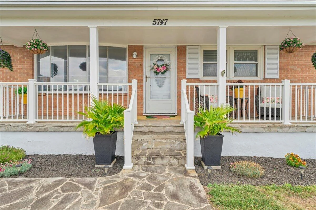 5747 Capito ST - Photo 7