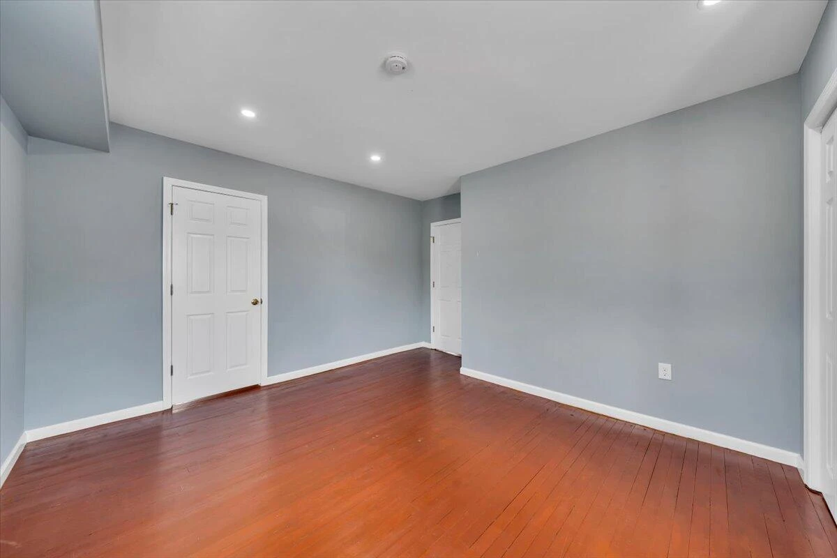 1415 Jamison AVE SE - Photo 10