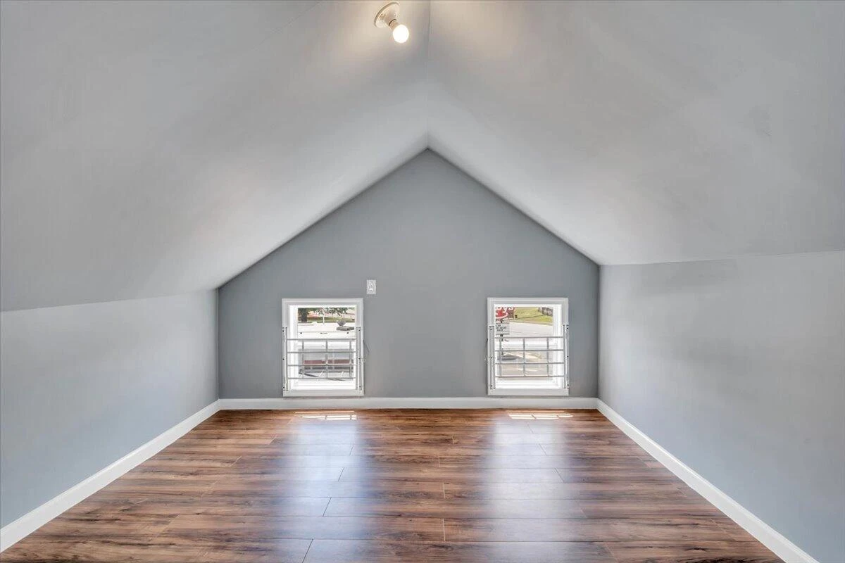 1415 Jamison AVE SE - Photo 16