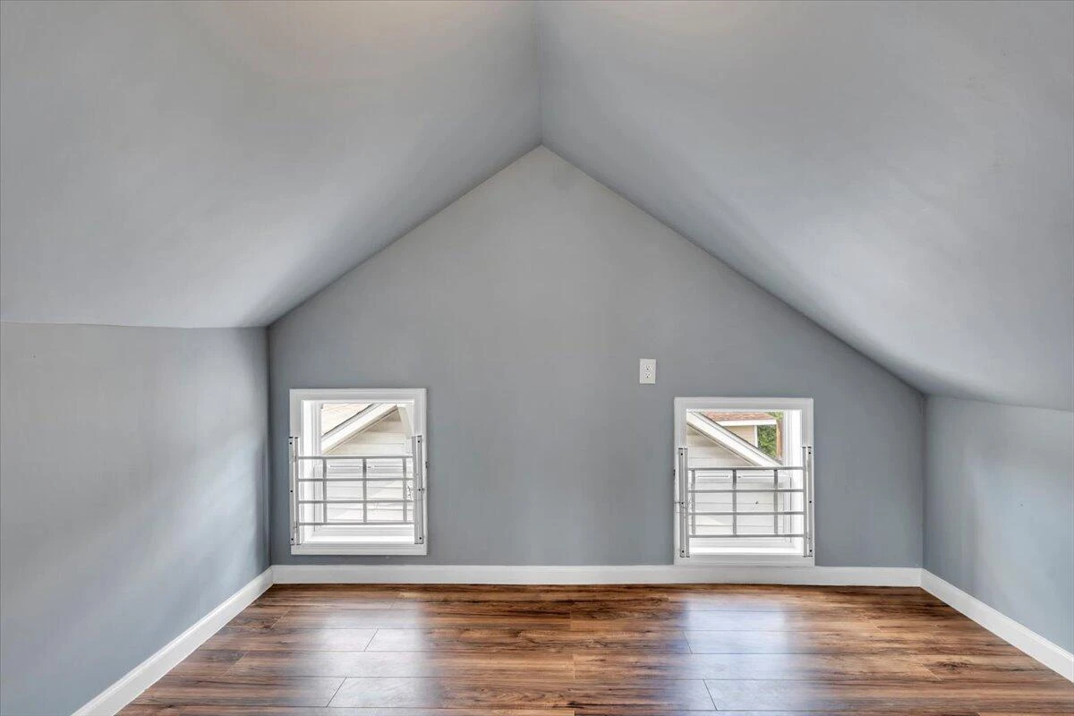 1415 Jamison AVE SE - Photo 18