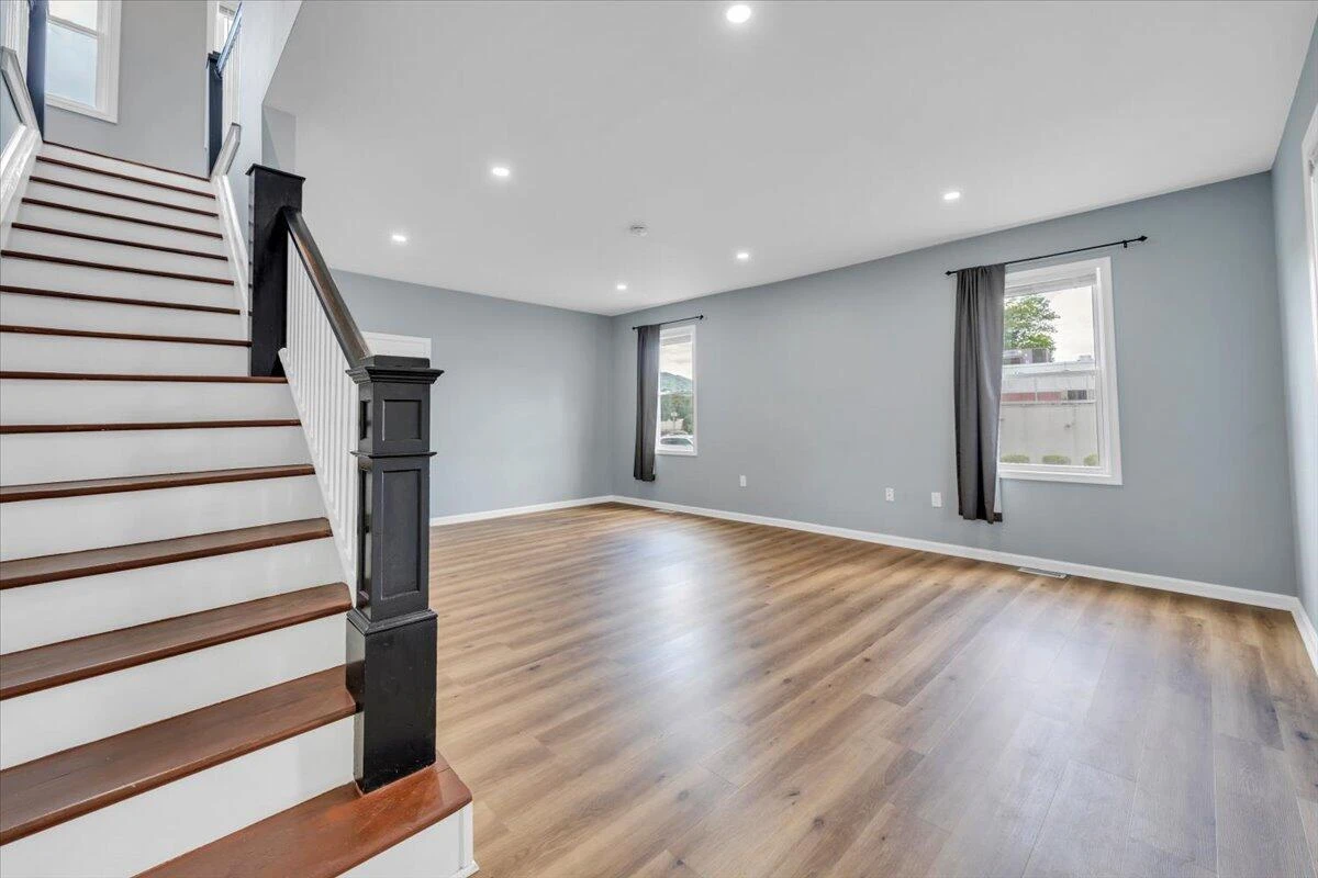 1415 Jamison AVE SE - Photo 25