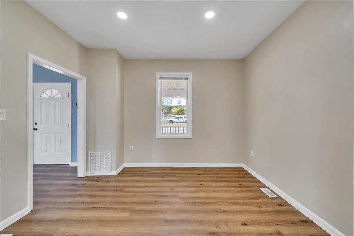 1415 Jamison AVE SE - Photo 32