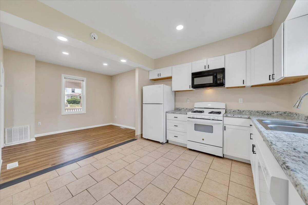 1415 Jamison AVE SE - Photo 35