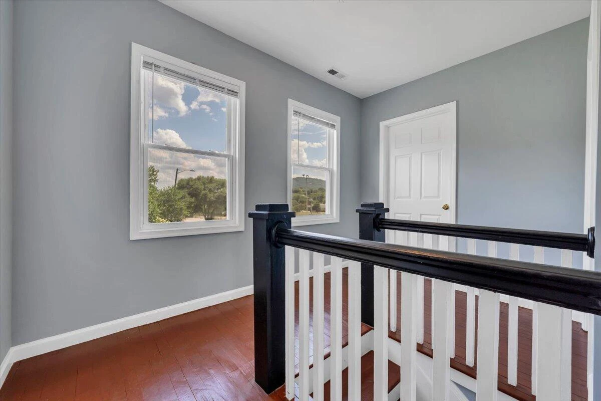 1415 Jamison AVE SE - Photo 41