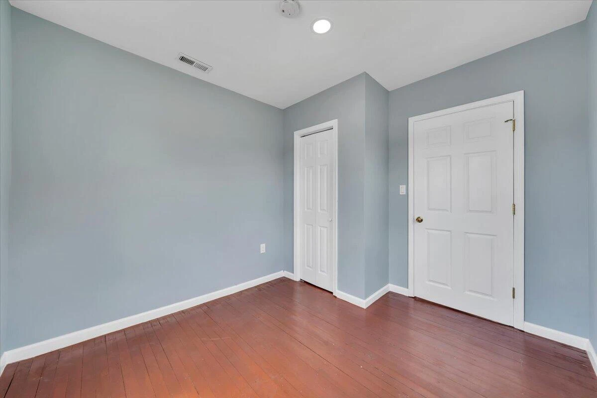 1415 Jamison AVE SE - Photo 8