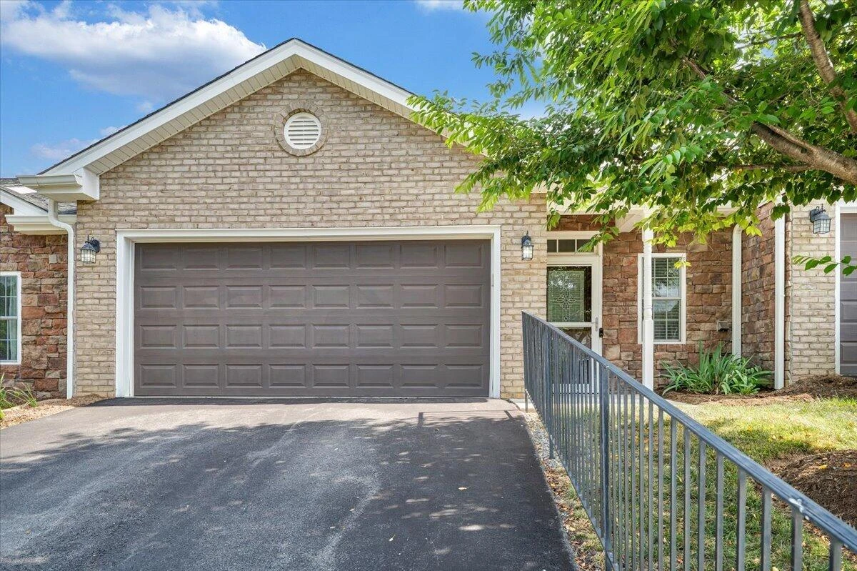 17 Cardinal LN