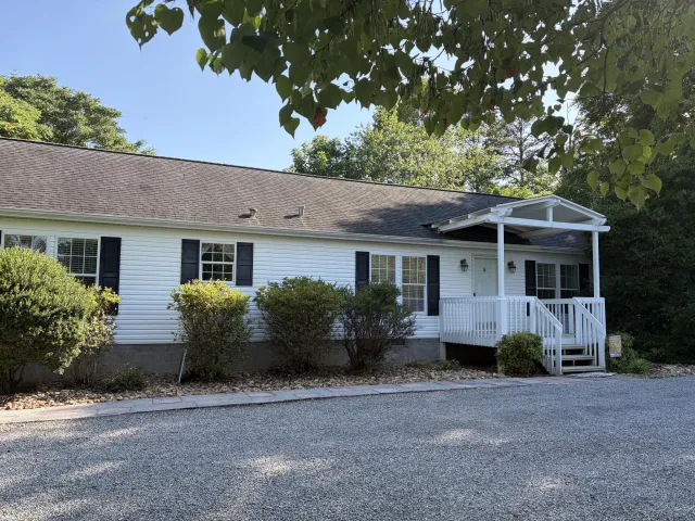 100 River Creek RD