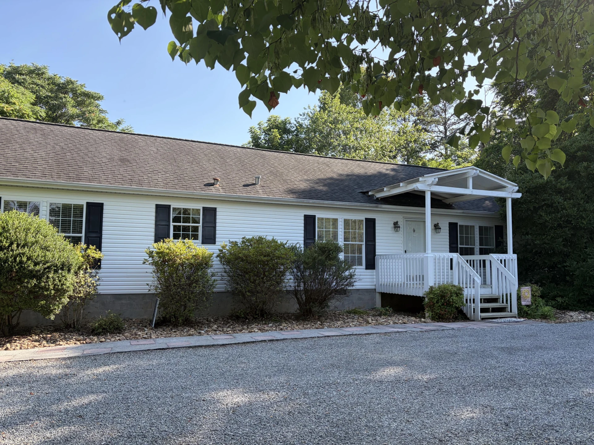 100 River Creek RD