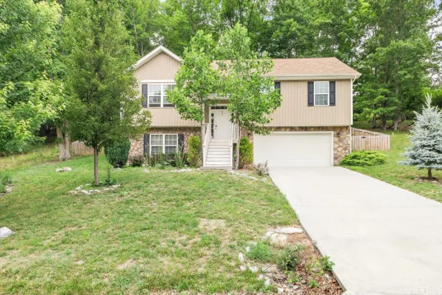 1048 Saint Clair LN