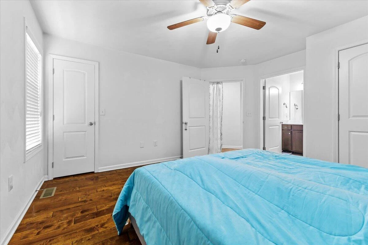 1048 Saint Clair LN - Photo 13