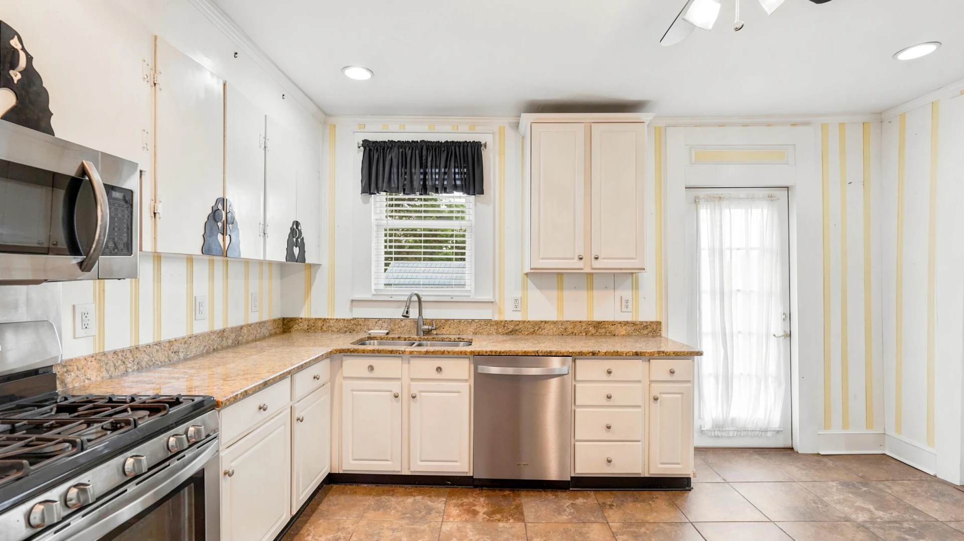212 Music ST S - Photo 16