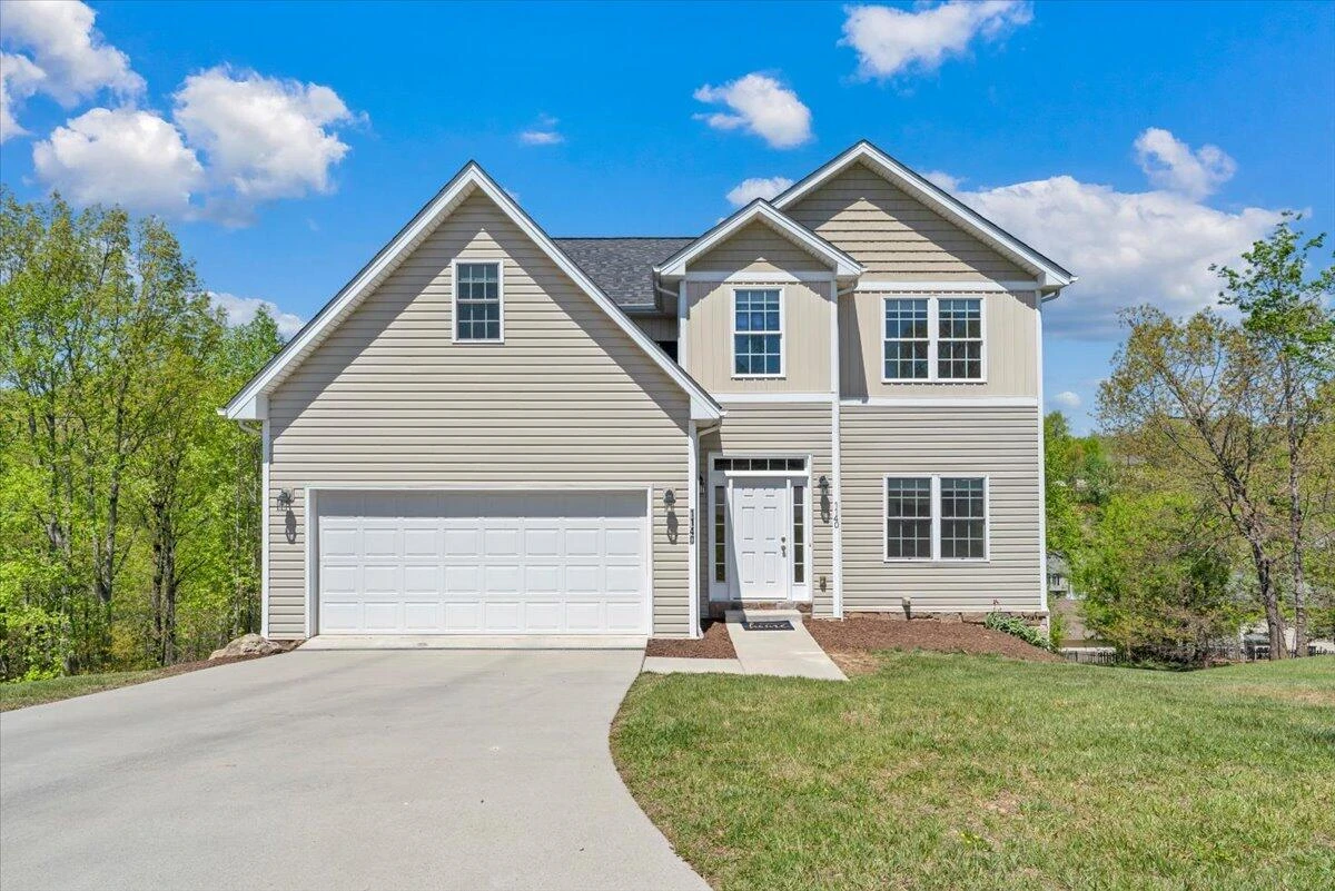 1140 Crosscreek DR
