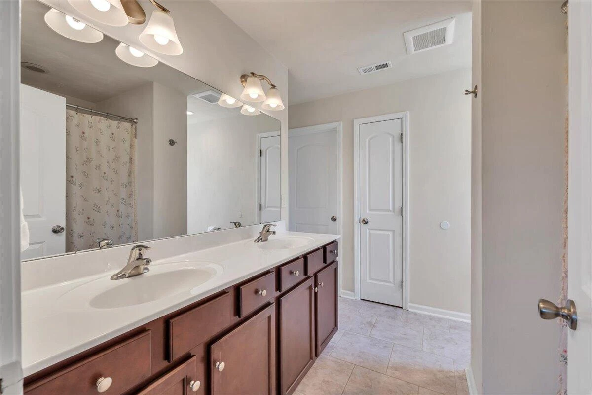 1140 Crosscreek DR - Photo 18