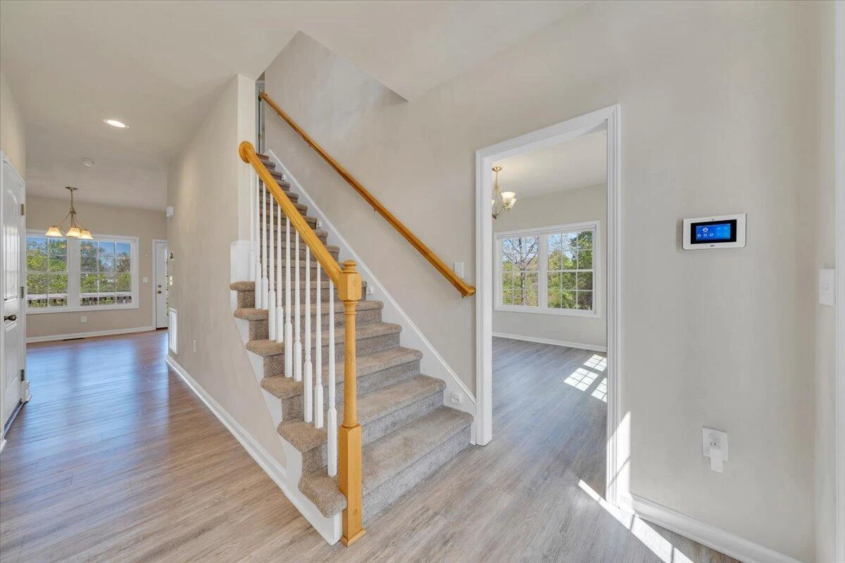 1140 Crosscreek DR - Photo 3