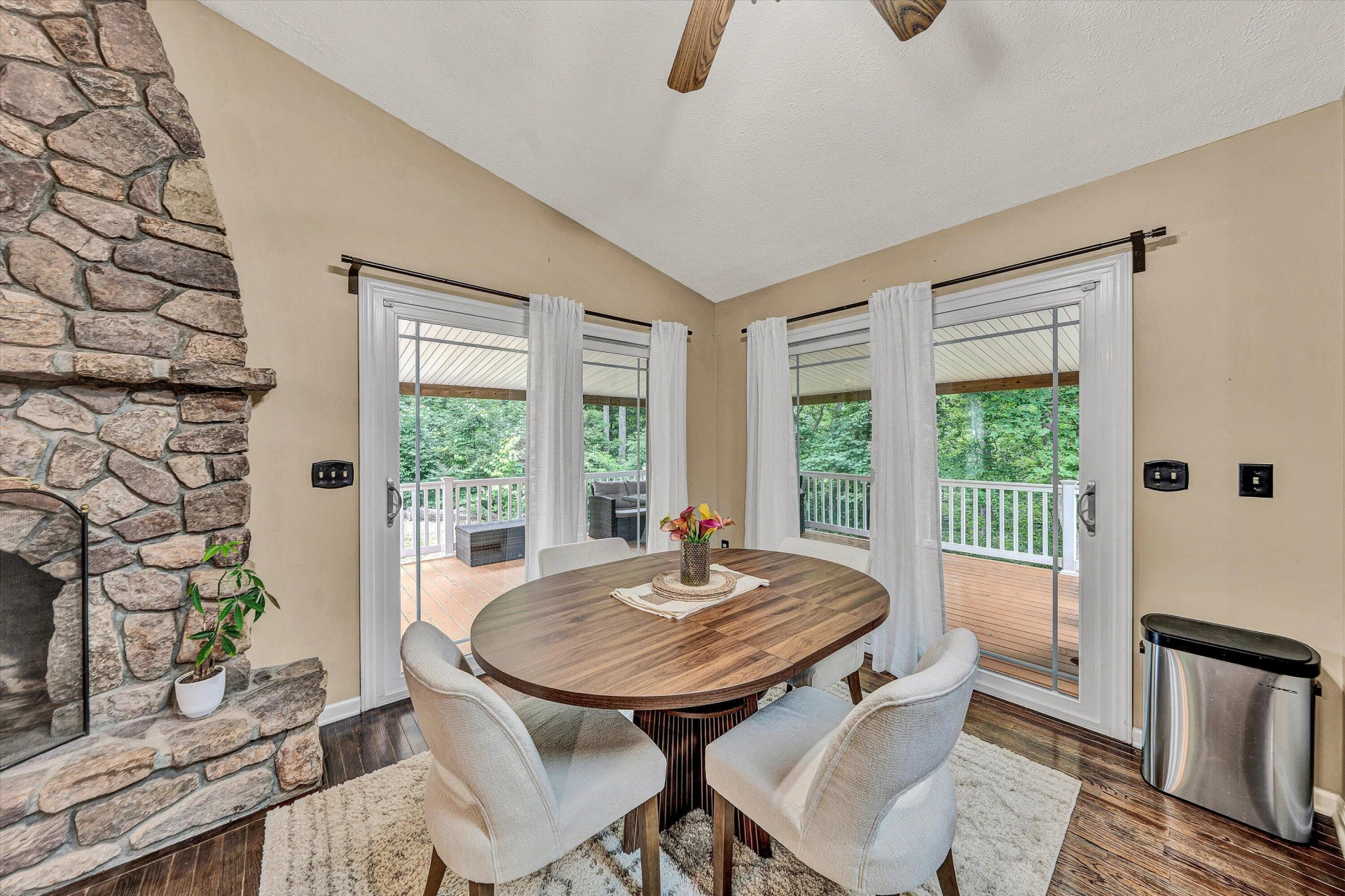 190 Brookrun DR - Photo 16