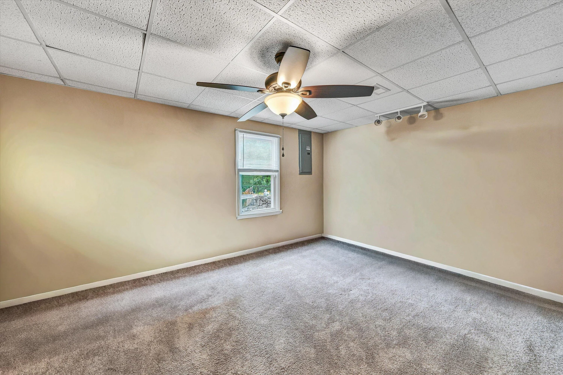 190 Brookrun DR - Photo 38