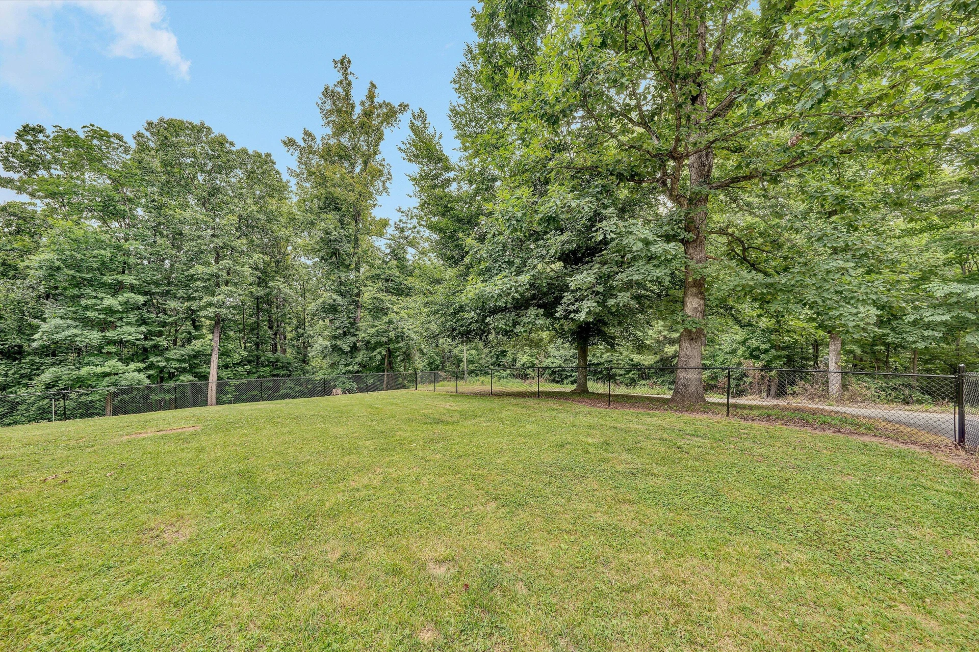 190 Brookrun DR - Photo 45