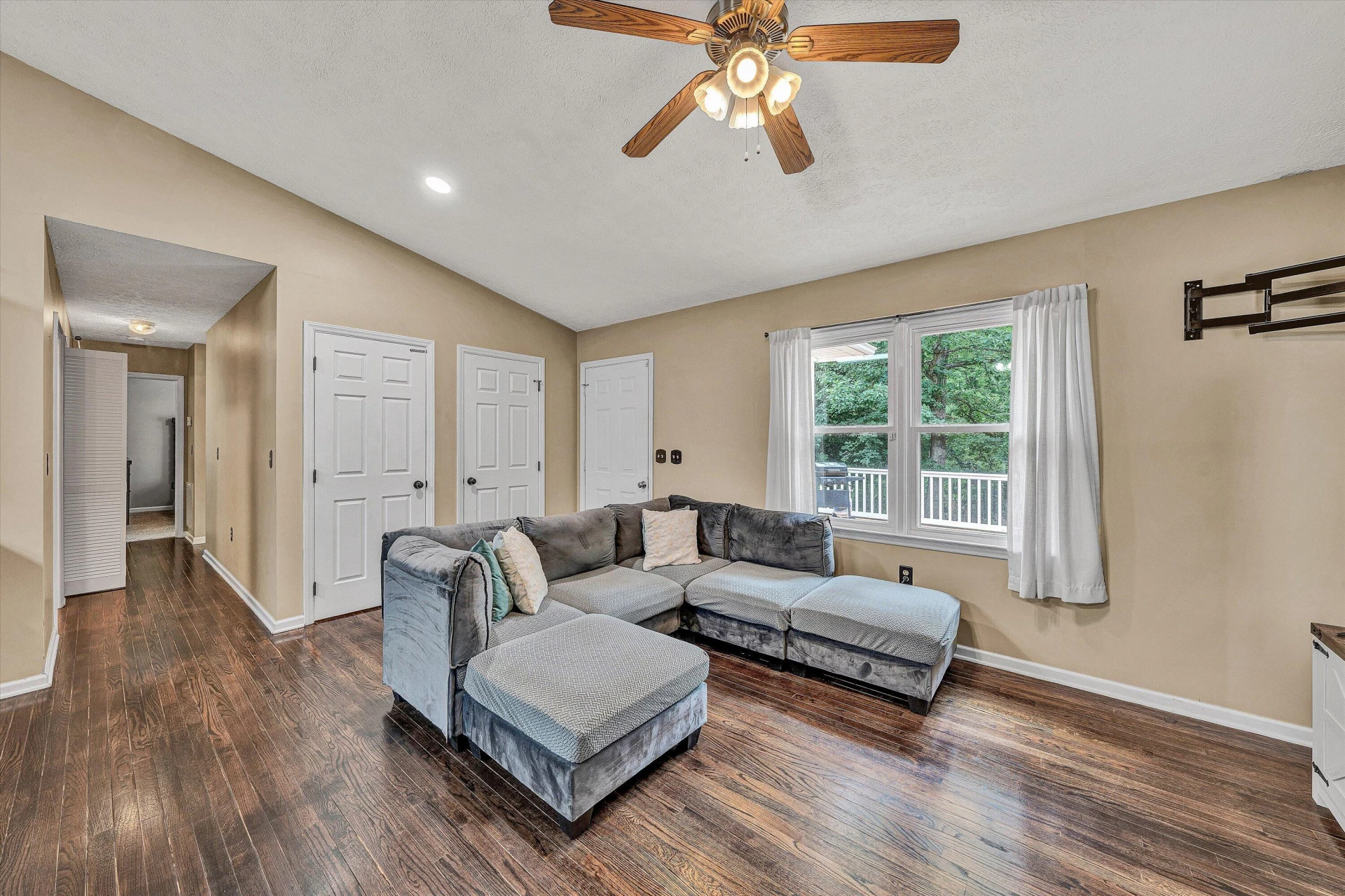 190 Brookrun DR - Photo 10