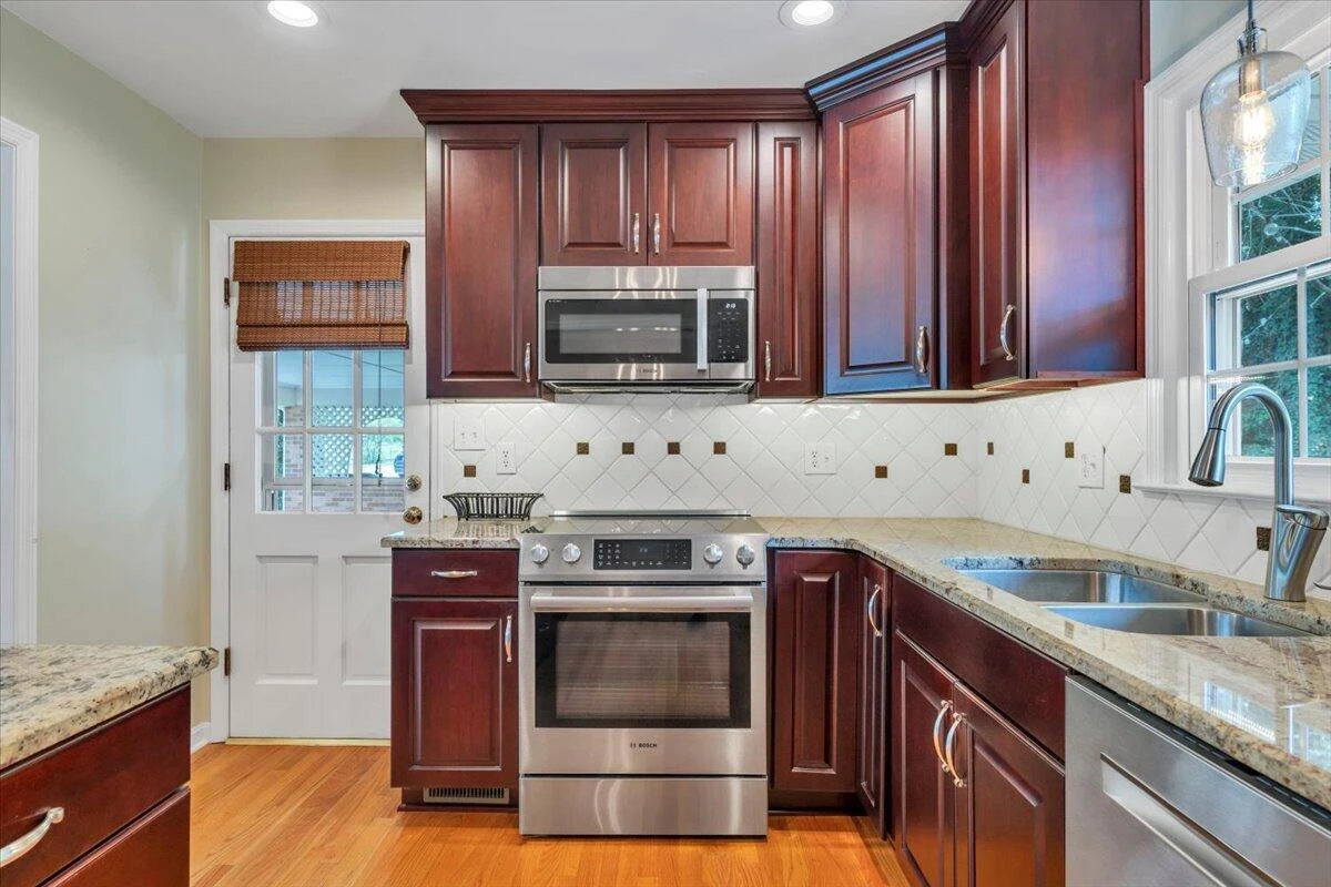 3175 Galloway DR - Photo 17
