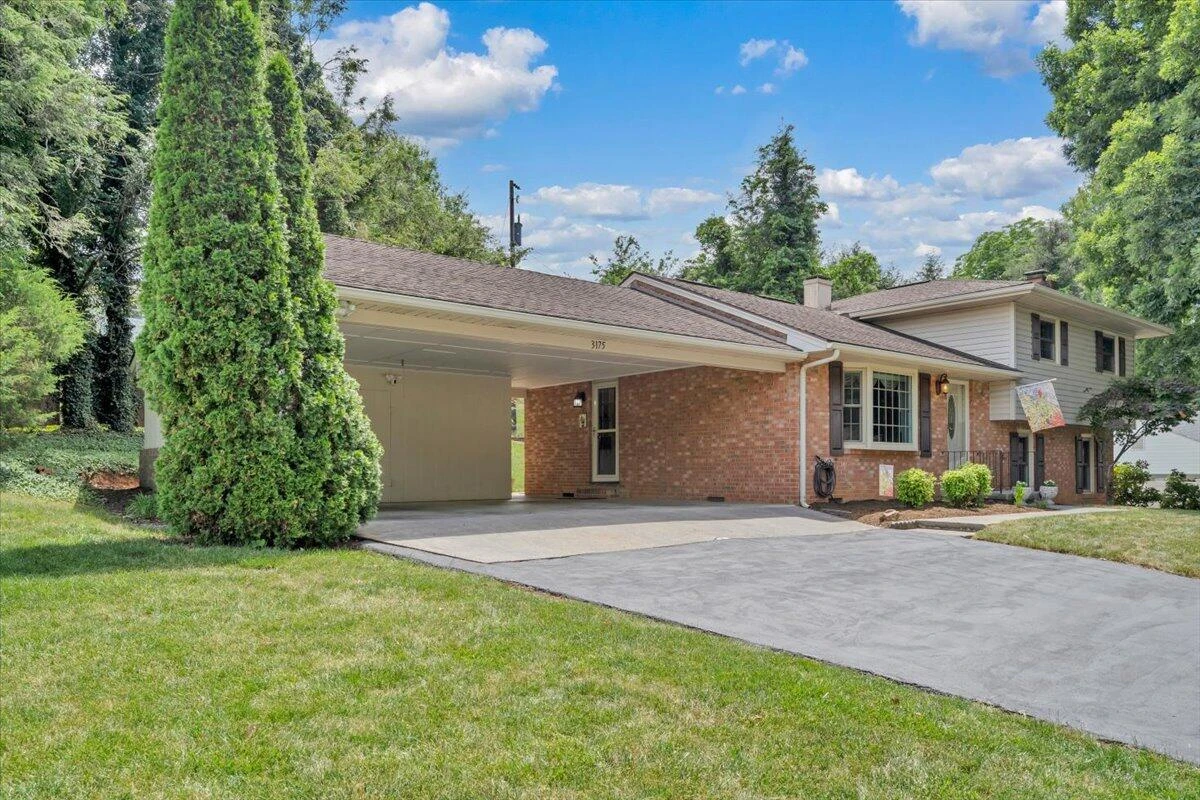 3175 Galloway DR - Photo 2