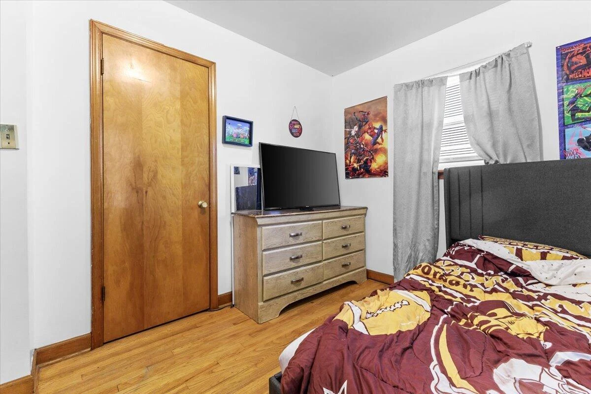 3742 Norway AVE NW - Photo 4