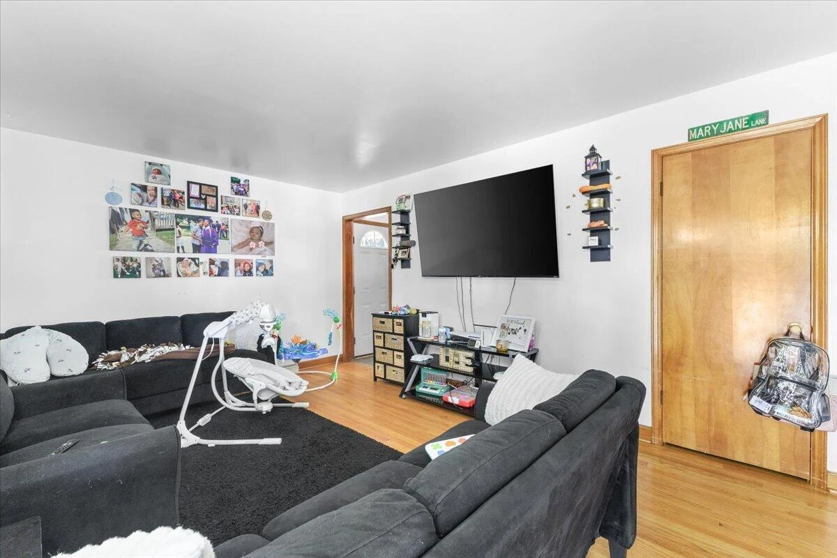 3742 Norway AVE NW - Photo 11