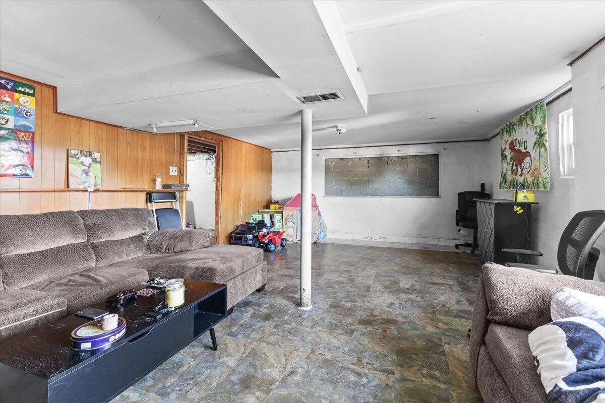 3742 Norway AVE NW - Photo 16