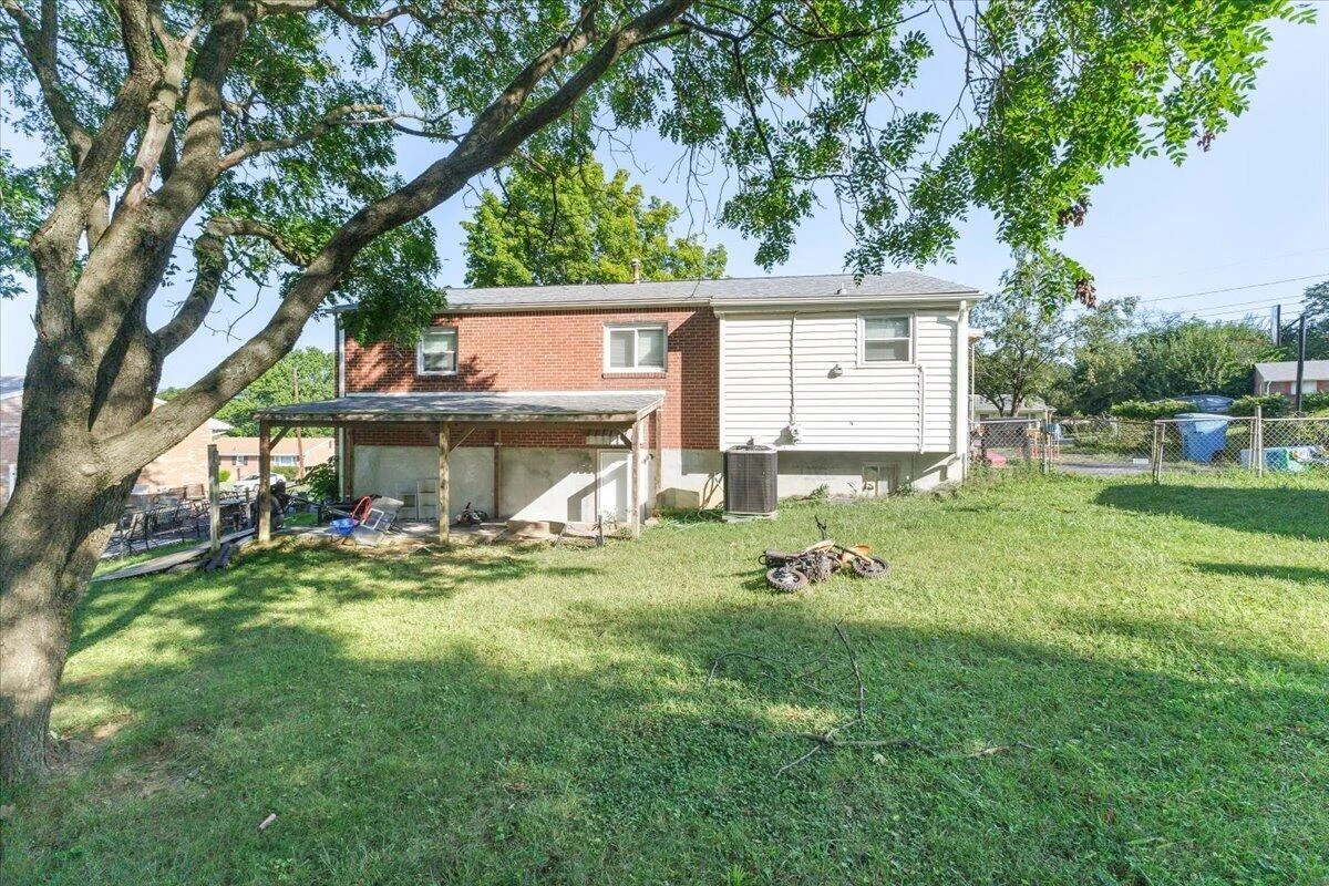 3742 Norway AVE NW - Photo 18