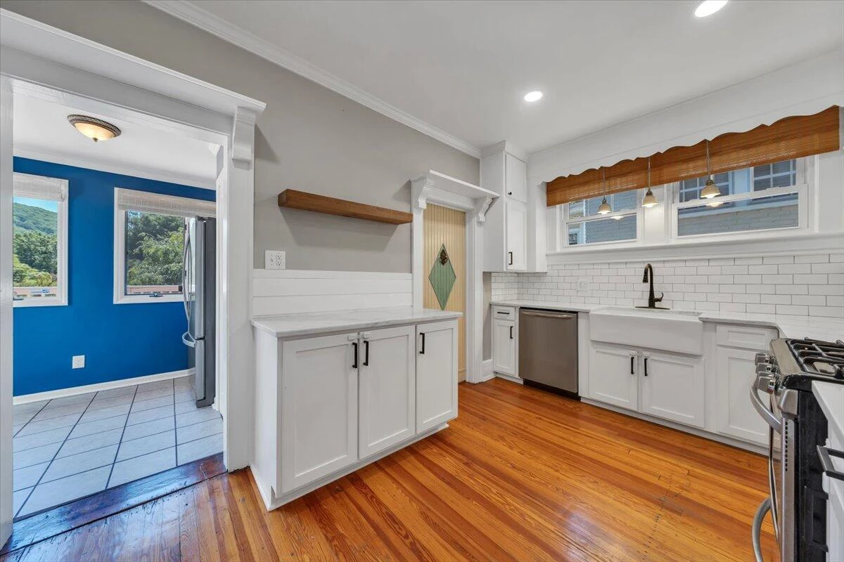 2306 Wycliffe AVE SW - Photo 14