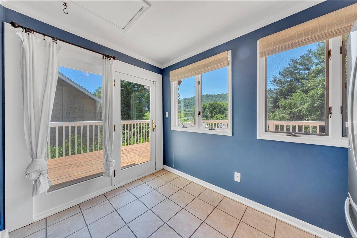 2306 Wycliffe AVE SW - Photo 16