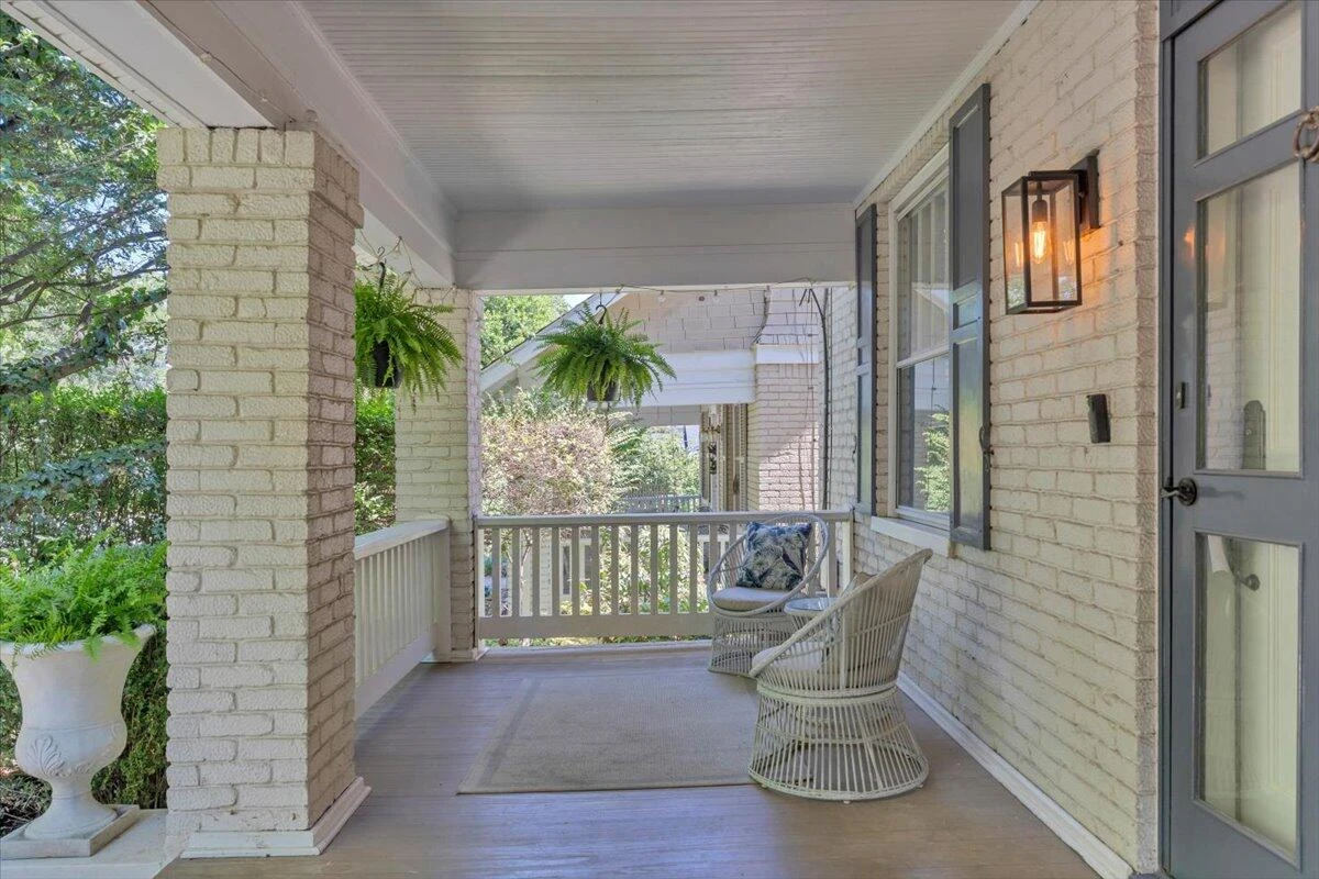 2306 Wycliffe AVE SW - Photo 4