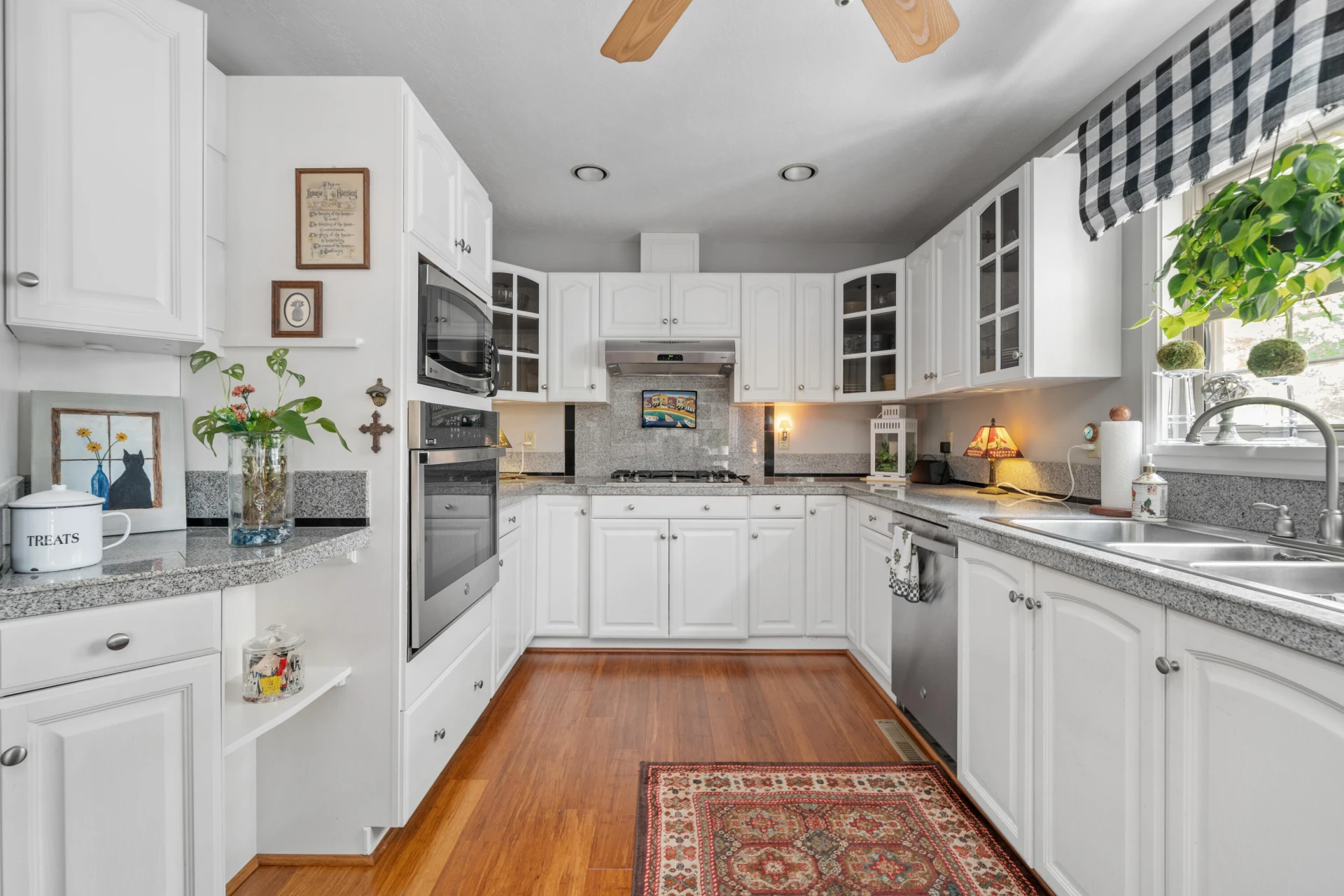 1475 Edgebrook RD - Photo 11