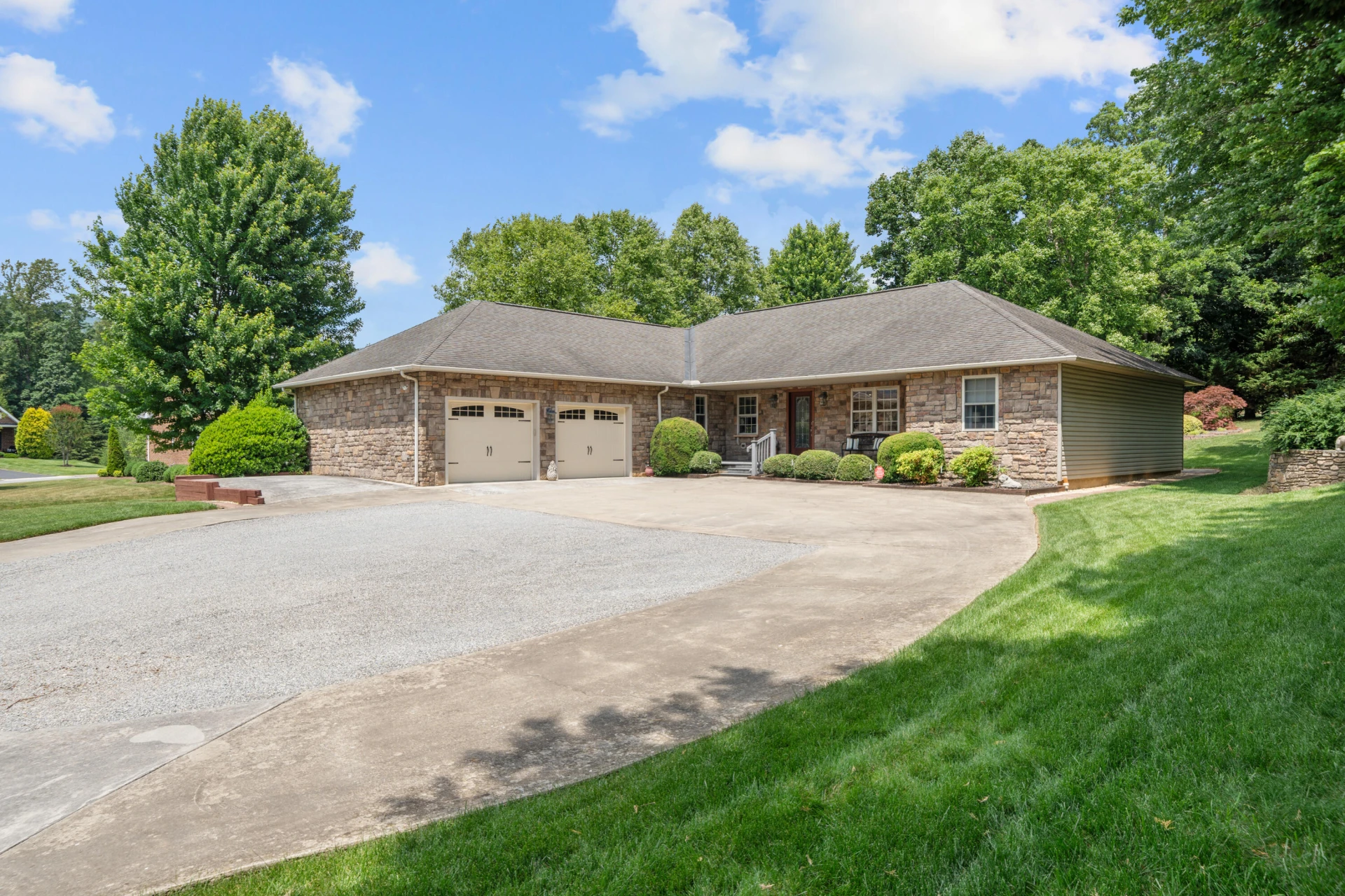1475 Edgebrook RD - Photo 33