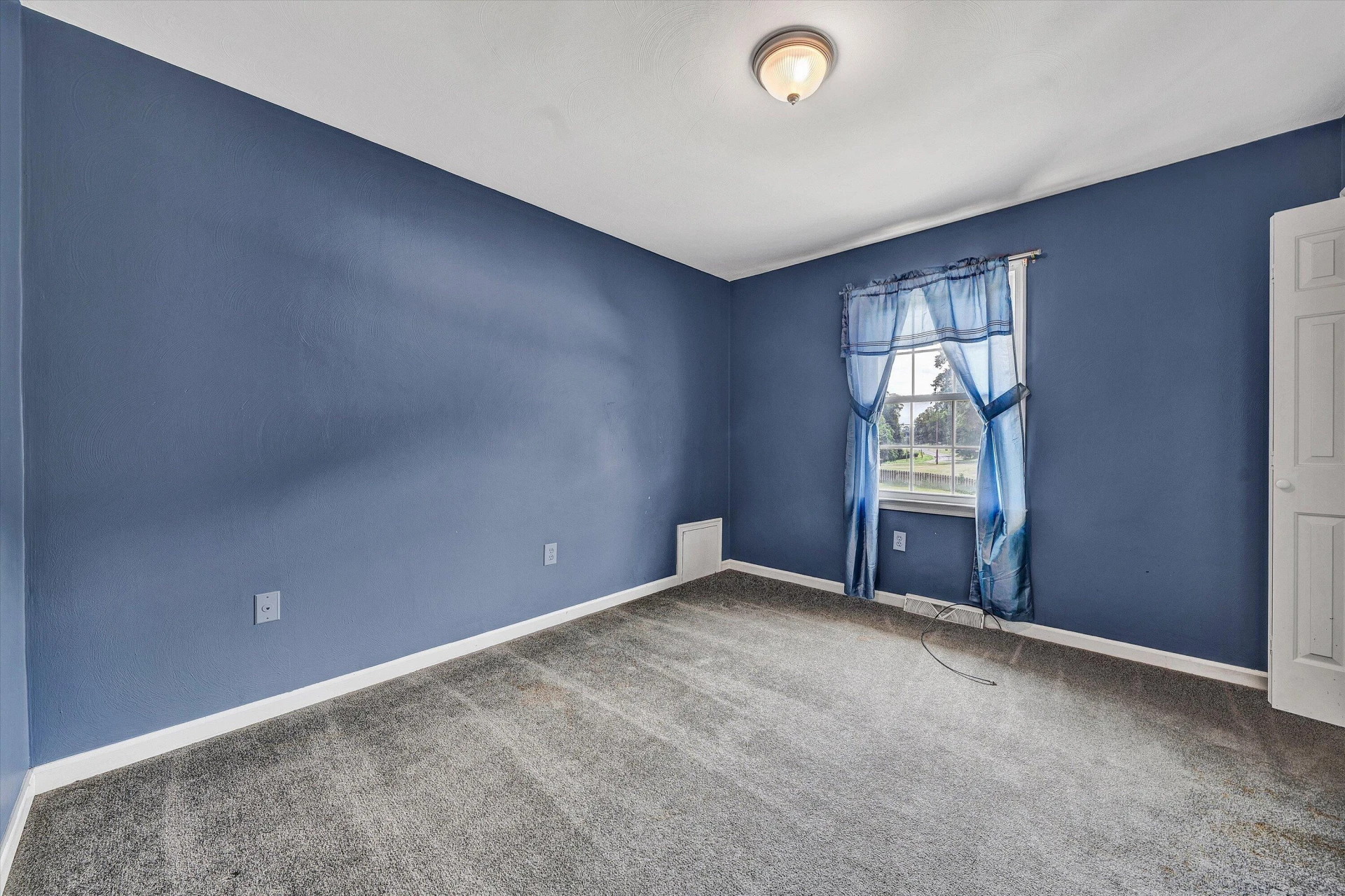1030 Windhurst DR - Photo 13