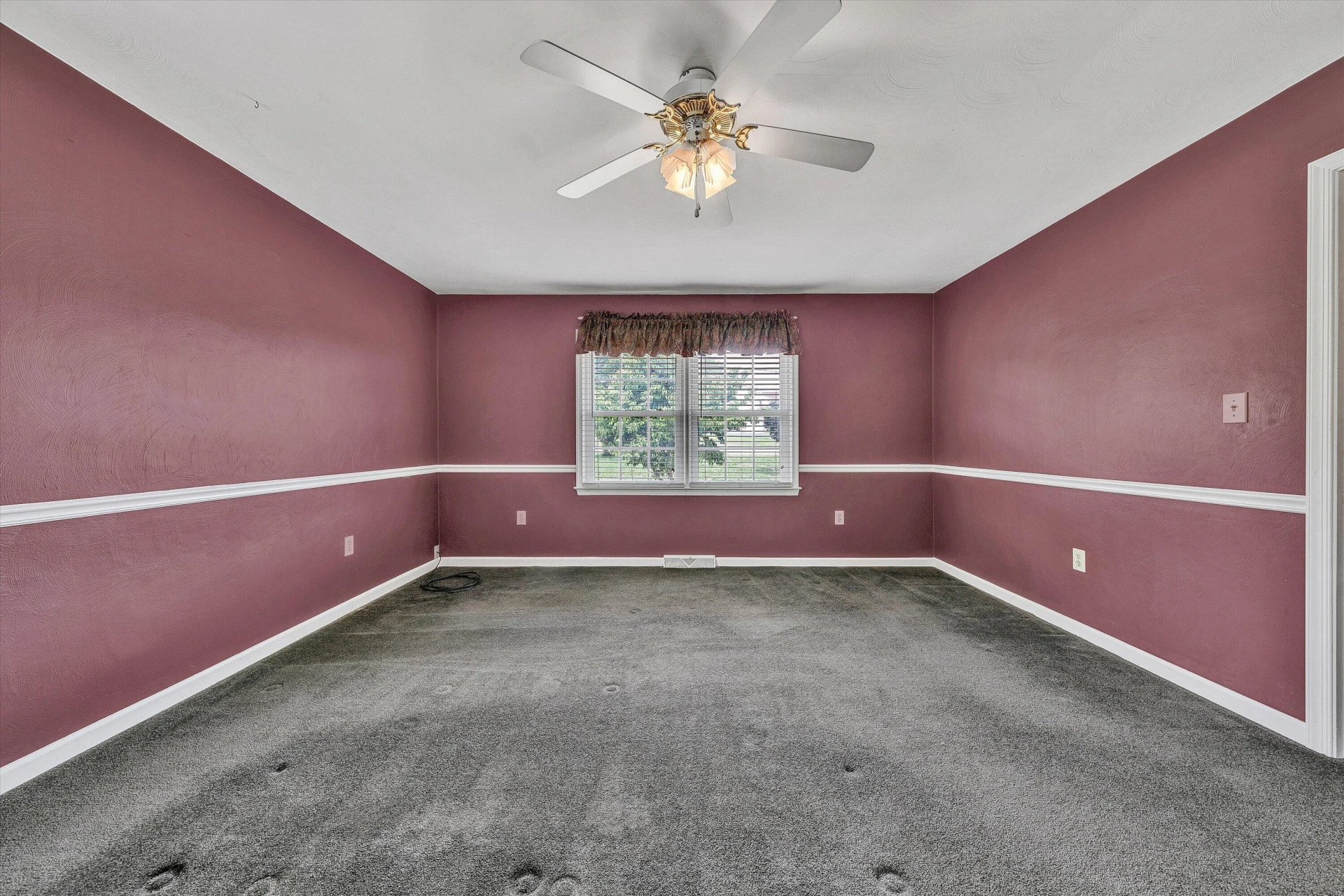 1030 Windhurst DR - Photo 14