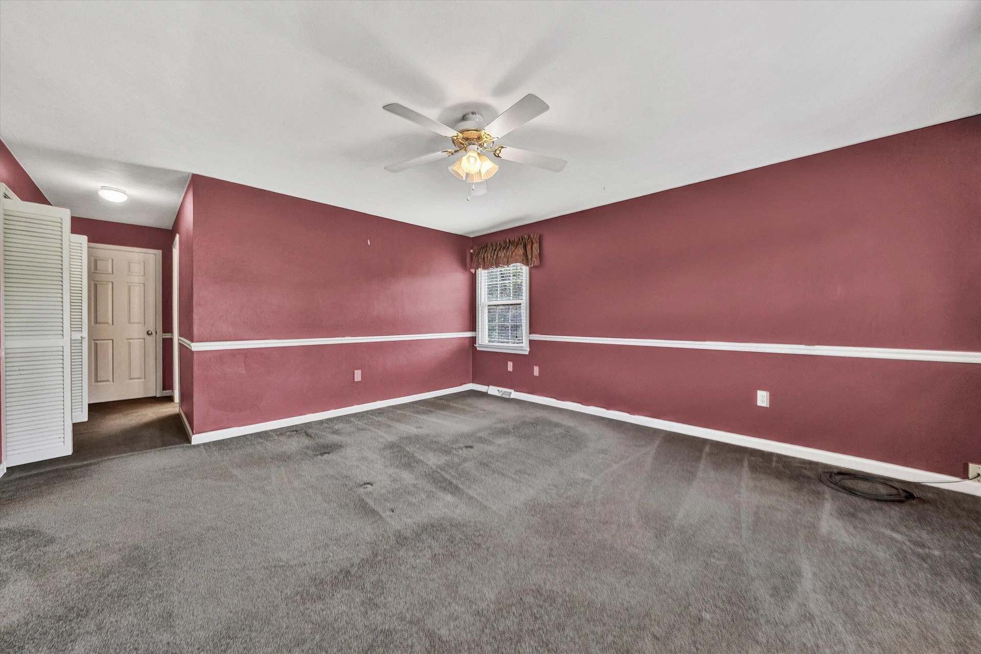 1030 Windhurst DR - Photo 15