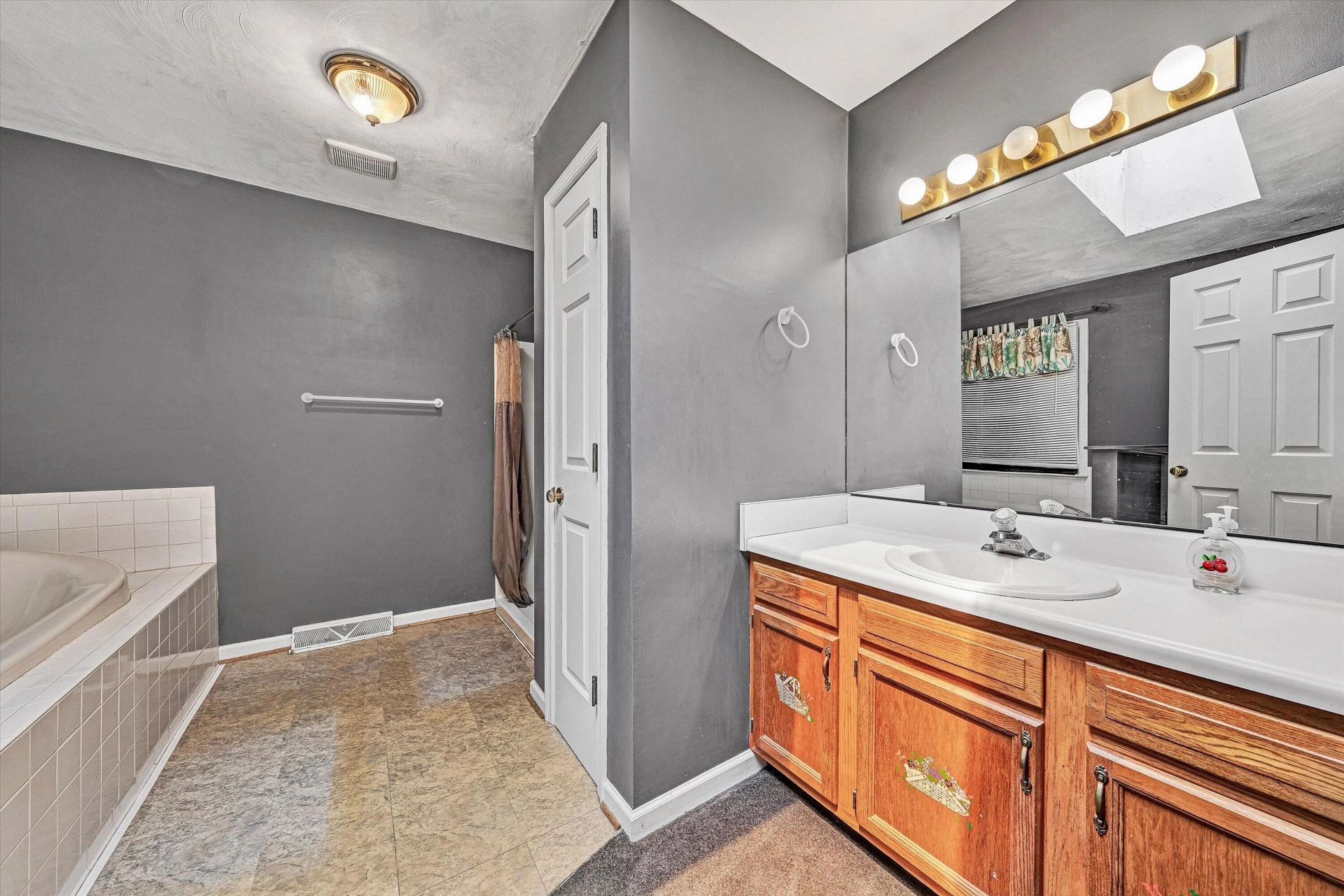 1030 Windhurst DR - Photo 17