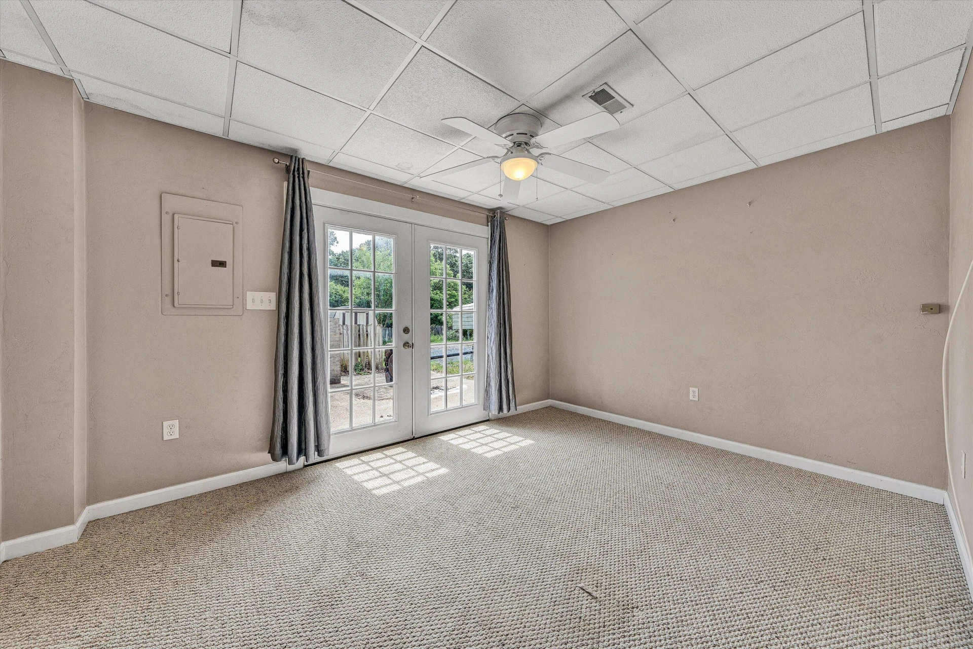 1030 Windhurst DR - Photo 25