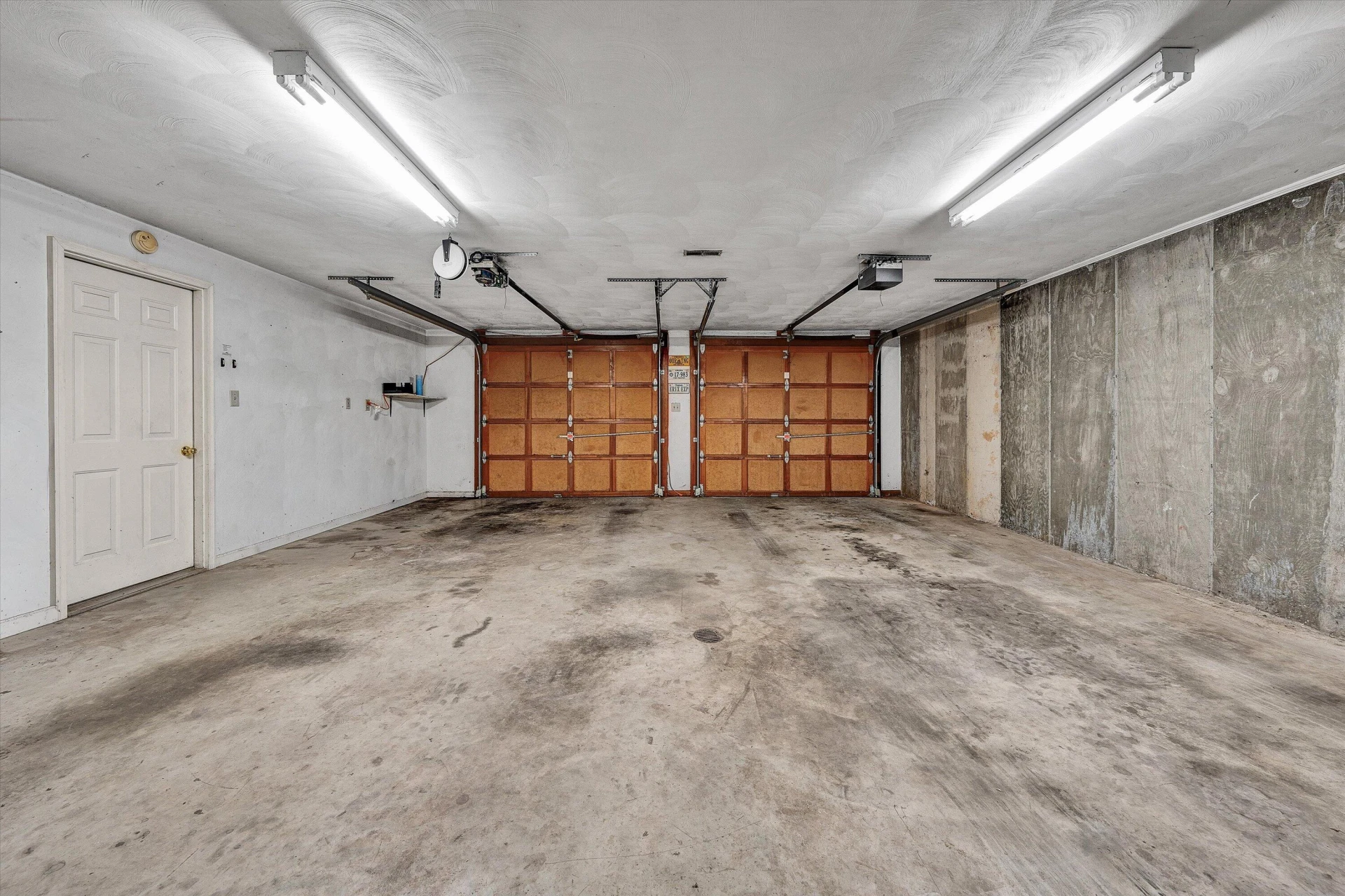 1030 Windhurst DR - Photo 27