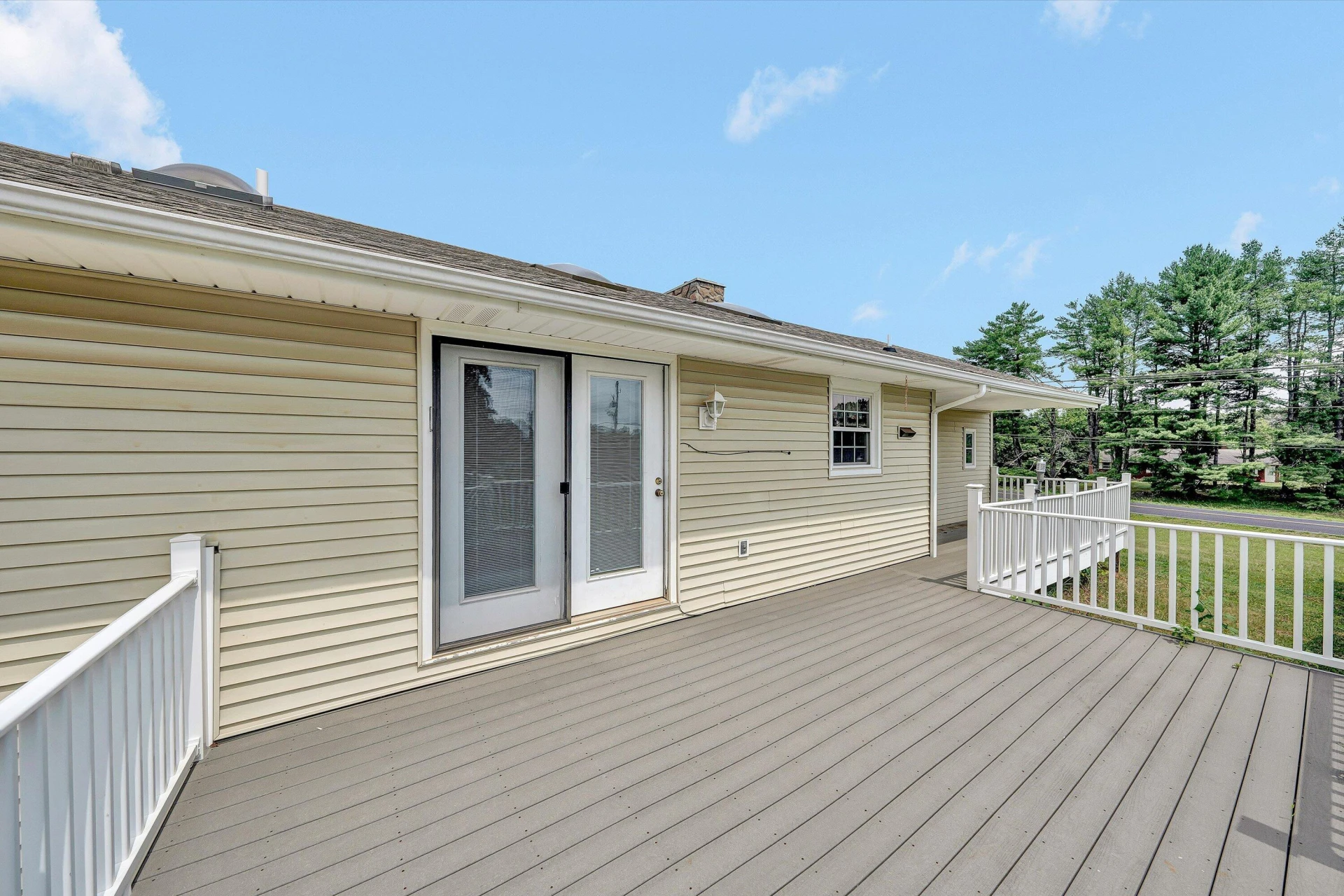 1030 Windhurst DR - Photo 33