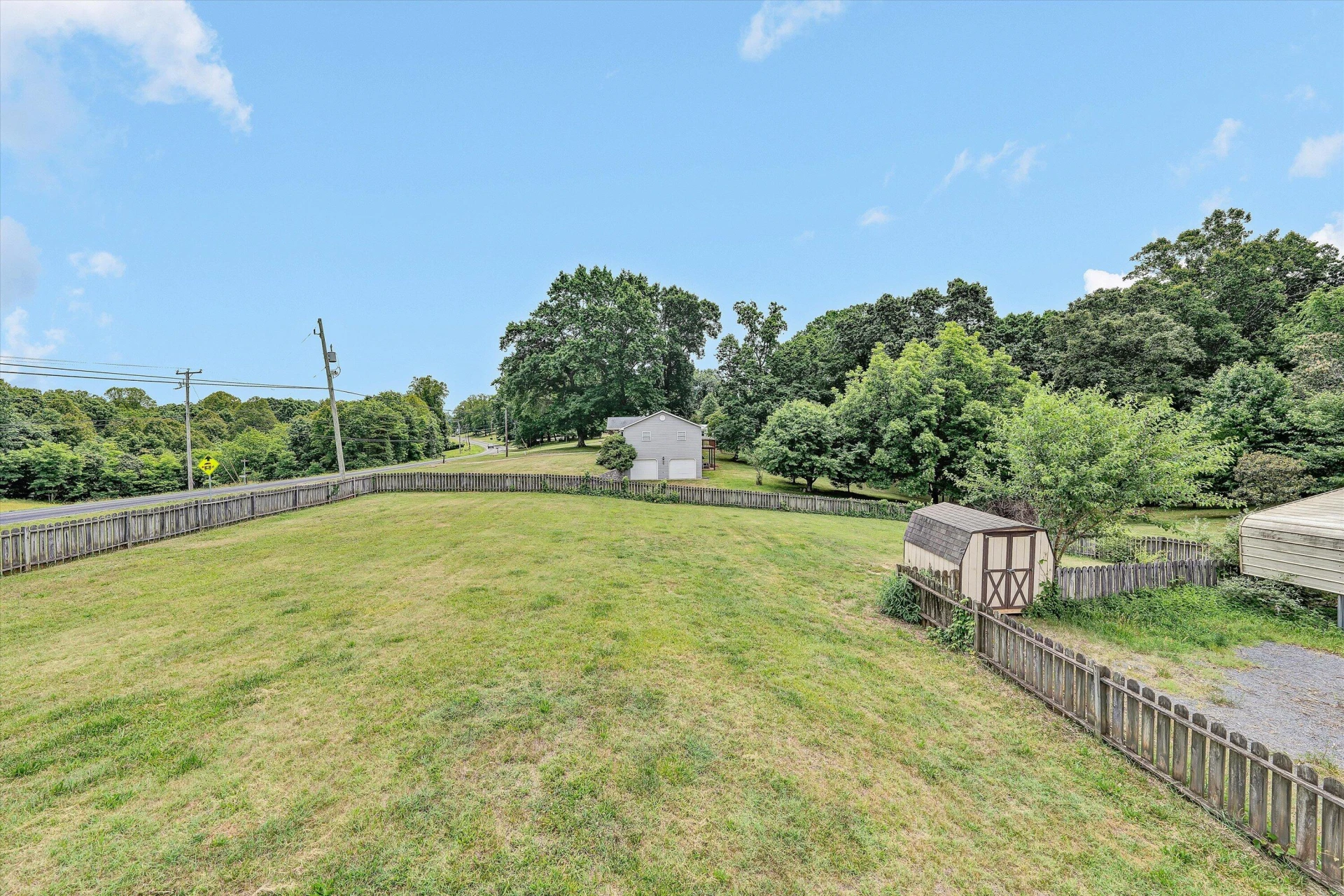 1030 Windhurst DR - Photo 34