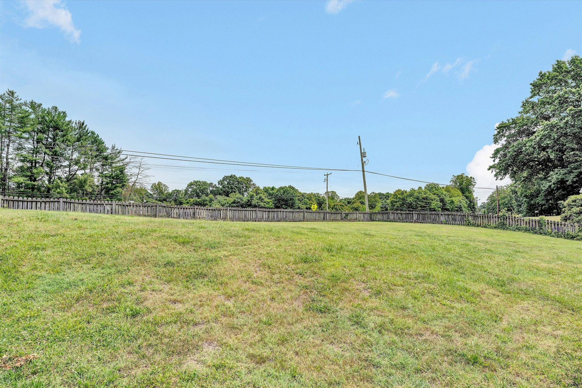 1030 Windhurst DR - Photo 35