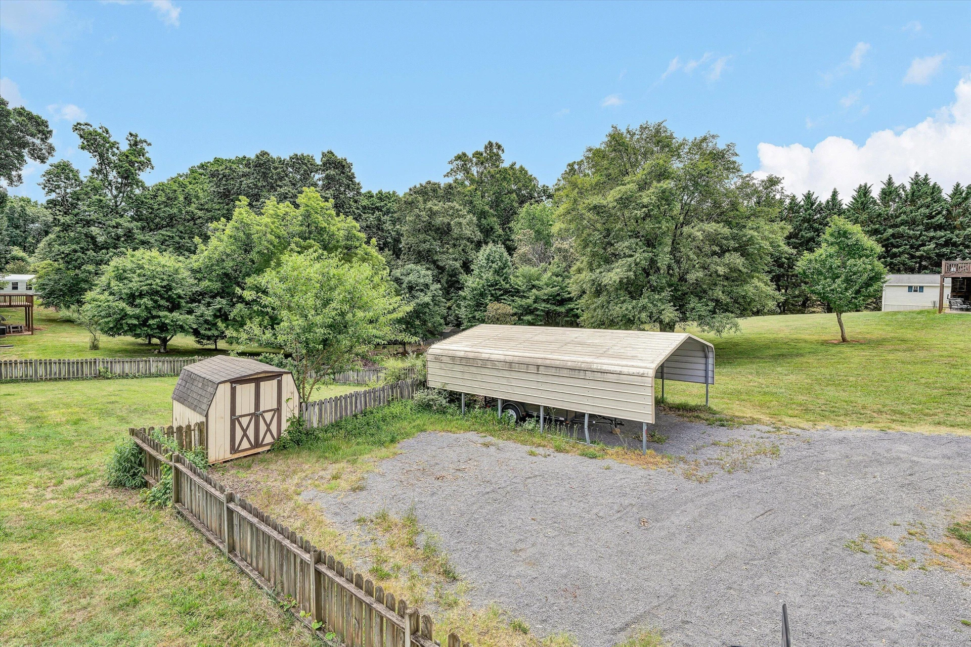 1030 Windhurst DR - Photo 36