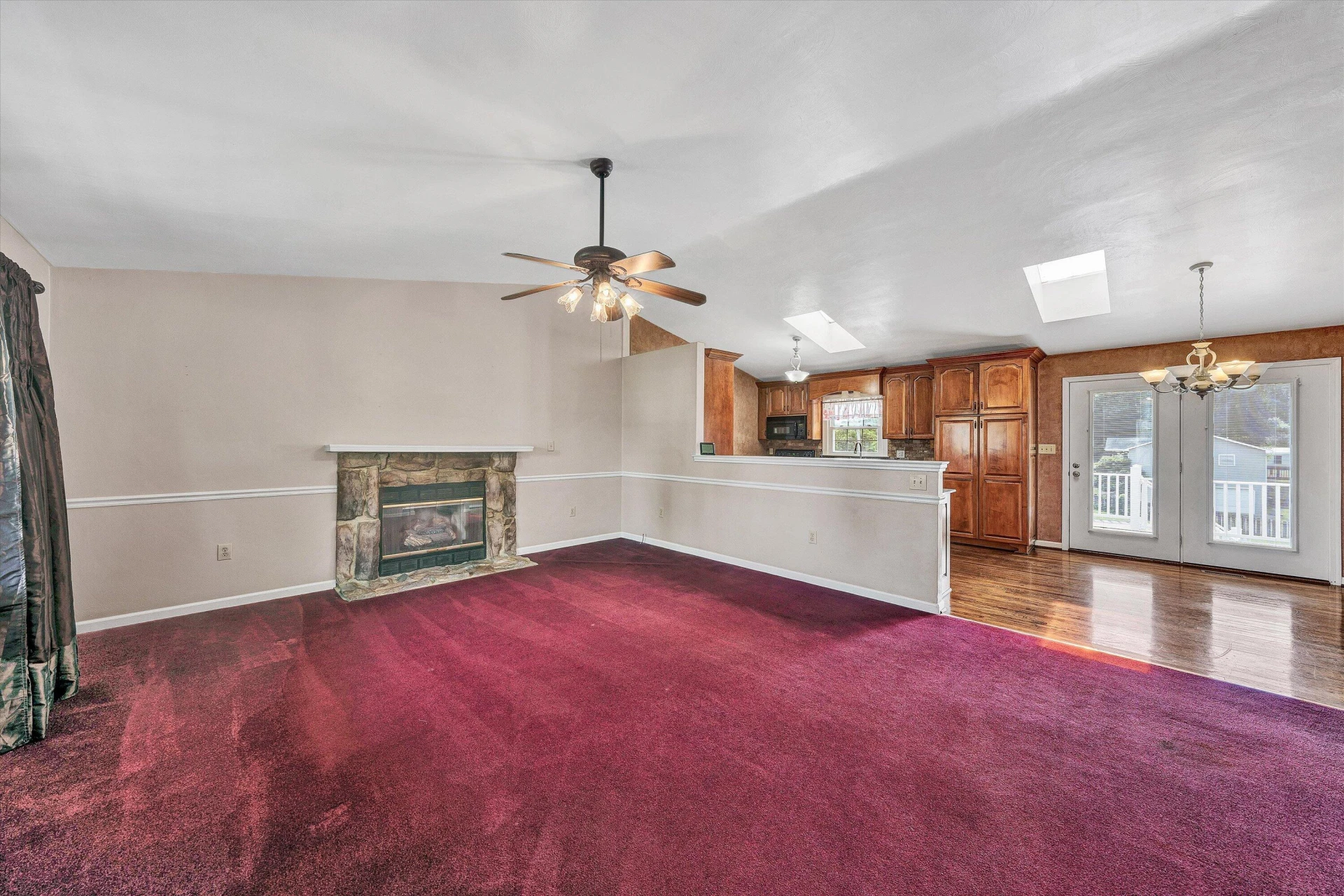 1030 Windhurst DR - Photo 5