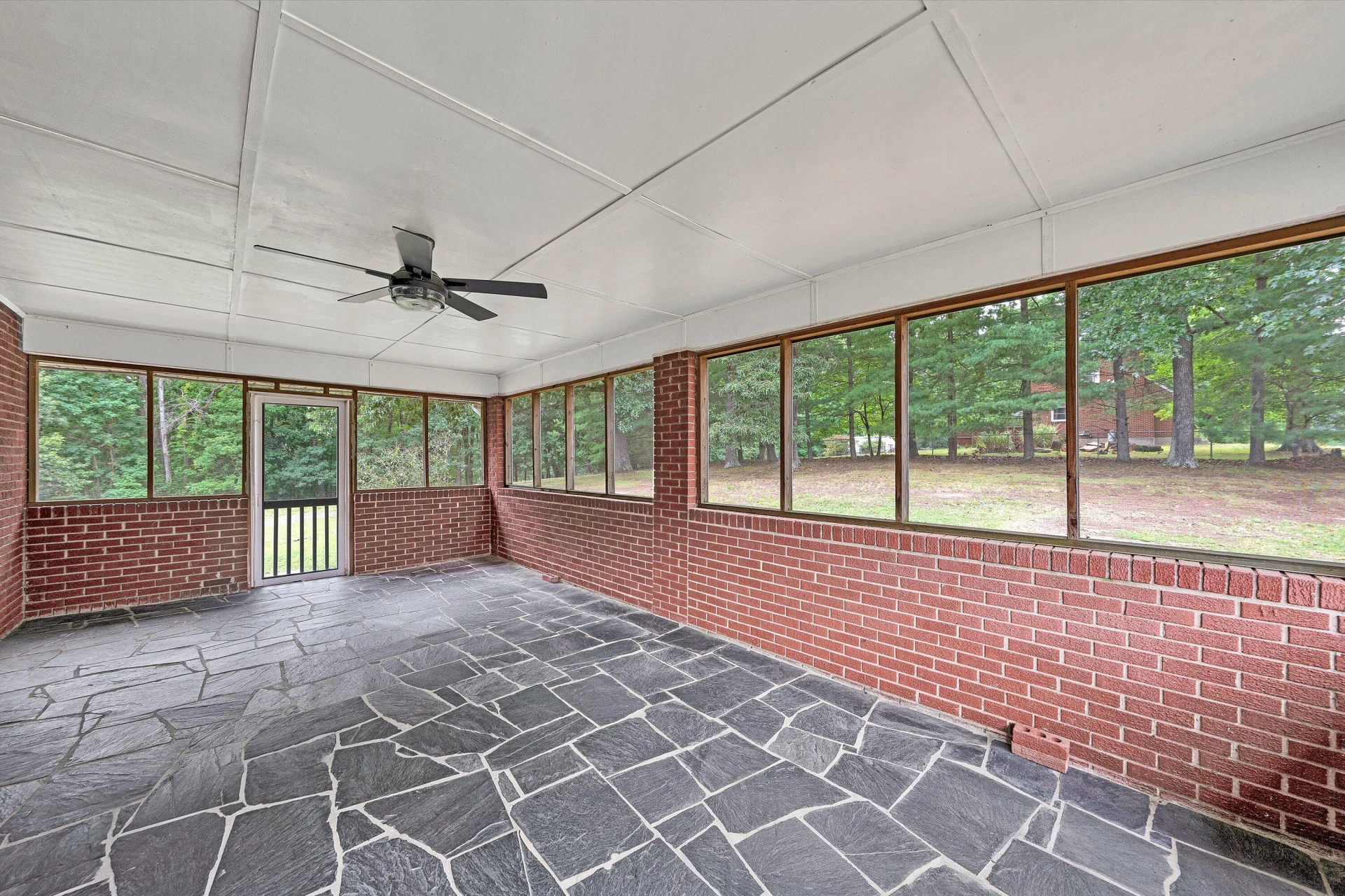 517 Blue Ridge DR - Photo 21