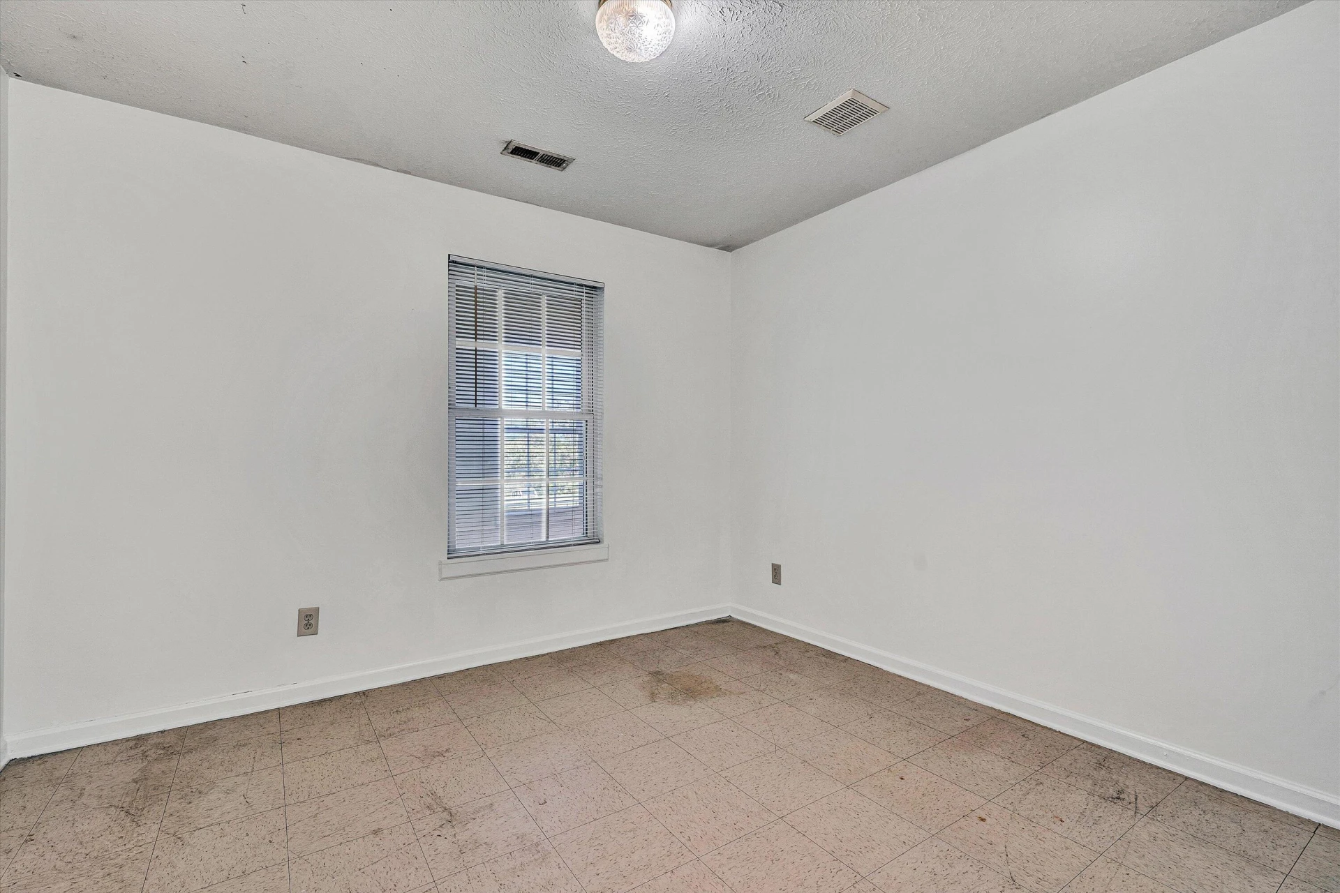 1145 Solanus DR - Photo 20