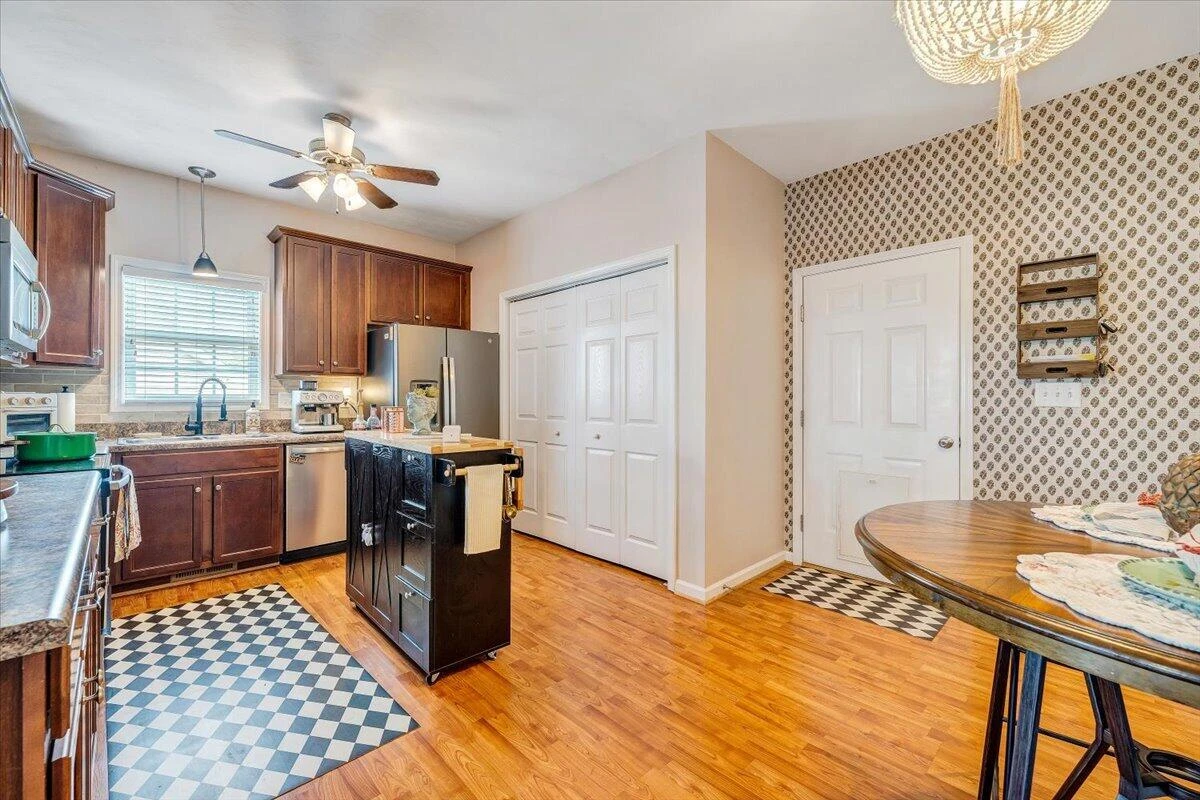2729 Paddington Station LN - Photo 13